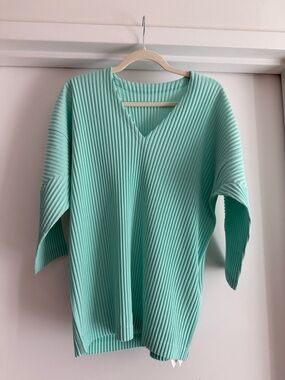 Homme Plissé Issey Miyake Men's Ribbed V-Neck Shirt - Mint Green